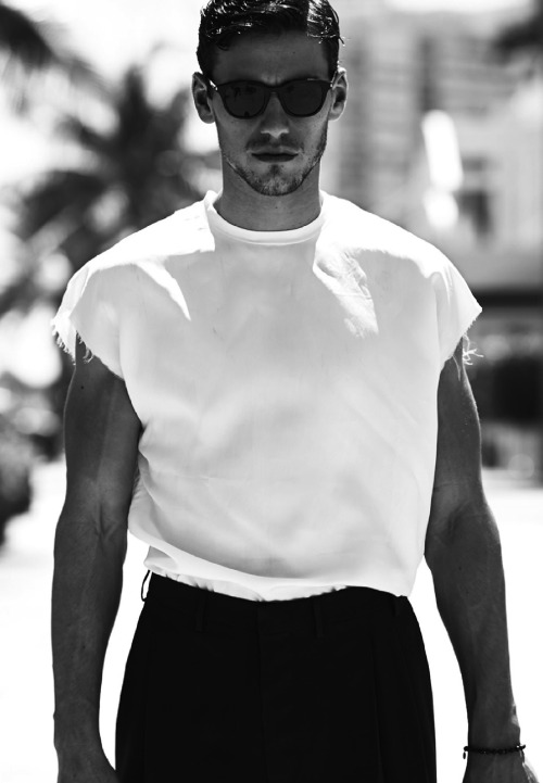 inacopious:  It’s everything-with-white-top time 