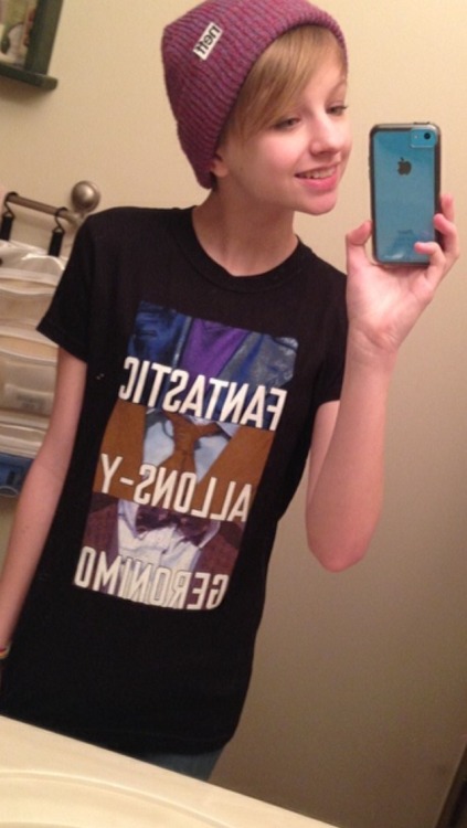 firebreathingwhales: So first selfie on the blog.. But my dad bought me a Doctor Who shirt from Hot 
