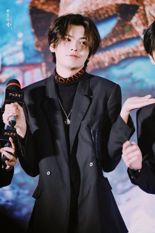 tolwenjun: wenjun’s dressed and ready for my funeral©梦冬伴暖丨毕雯珺 