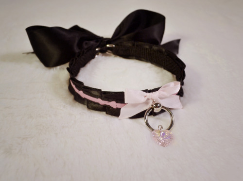 iwanttobeafuckingsub:  kittensightings:  All kinds of the NEW Skinny Kitty collars are now available in my shop. We have only a few more to filter in before they are all up. Anyone want to take them home? Only ย.00 each! KittenSightings Store  Awww