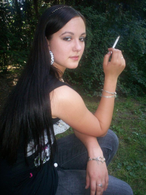 smokercentral: She seems like a very sweet and confident young woman. www.flickr.com/photos