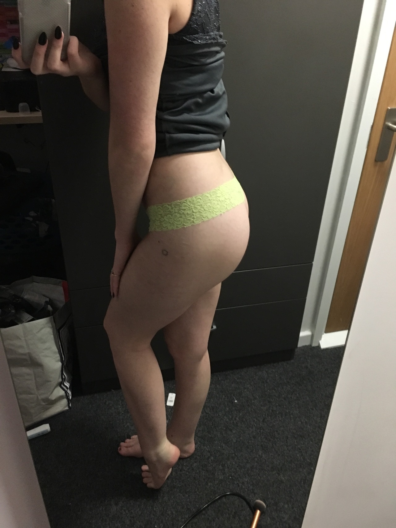 yourtouchtingles:  showoffyourthong:  I’m pretty drunk so excuse how messy my room