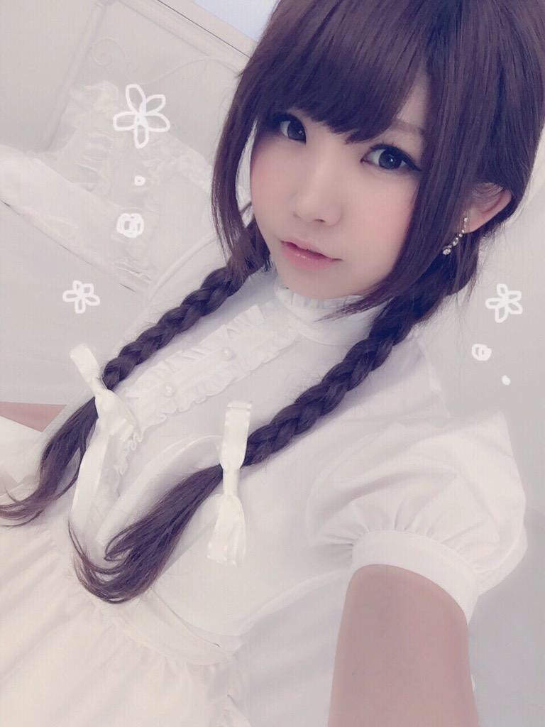 Japanese And Taiwanese Girls