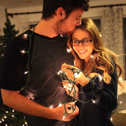 chelsieautumn:  Putting up the Christmas tree with @ryanantosthefirst ❤️😍 