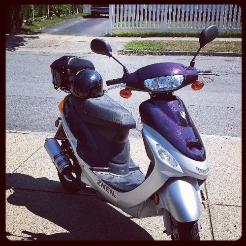 The newest set of wheels. Love this thing! #scooter #islandlife #95mpg #summer2013