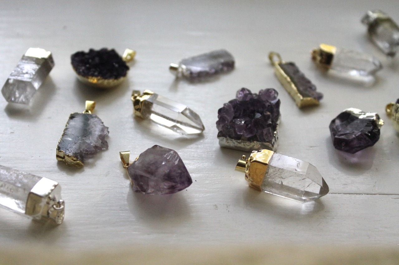 jezie-of-stars:  Crystal Collection from Jezie Jewelry 