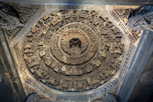 Temple ceiling at Belur , Karnataka, photo by Kevin Standage, more at https://kevinstandagephotograp