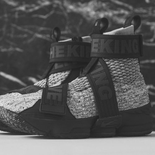  Nike x KITH LeBron XV Long Live the King Sneakers Where to buy and Price:    $358 