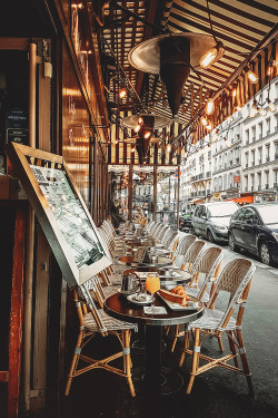 2seeitall: Parisian breakfast   Paris | Rome   