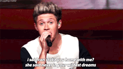 idiothoran:  one direction on americas got talent (x) 