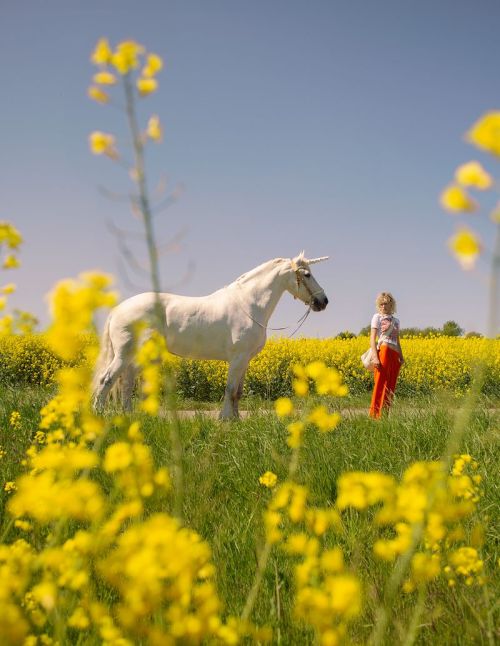 Nikki Kahr, photographed by Alexandra Sophie and styled by Audrey Taillee for Vogue Portugal May 202