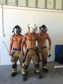by http://lisett1230.tumblr.com/post/124170126290/happy-hump-day-or-wet-wednesday-eye-candy-of