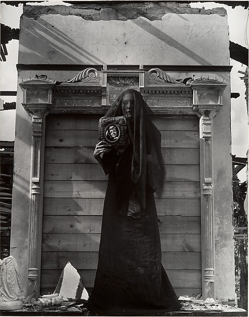vivipiuomeno1:  01.10.2015   David  r.i.p.   Clarence John Laughlin (1905-1985) The Unborn, 1941   