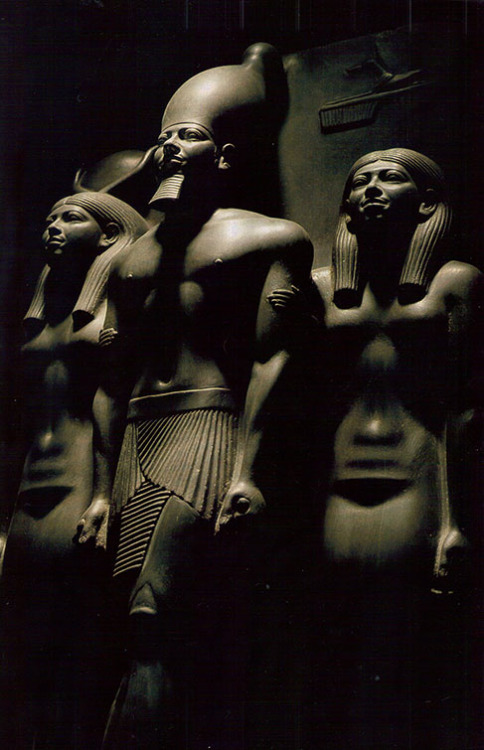 kicker-of-elves: Pharoah Menkaure flanked by two female deities National Geographic January 1995&nbs