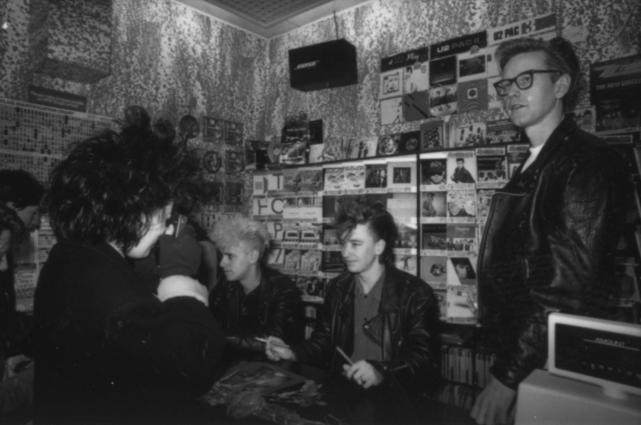 kaberne:  hmv Nottingham Listergate Store Opening 11th April 1986