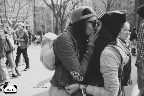 the-lesbian-label:  👭
