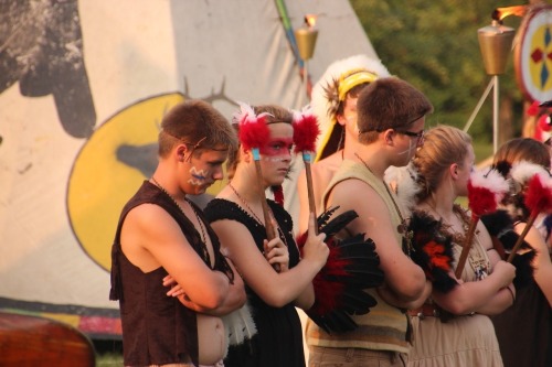 thatvegancosplayer:  deportallwhitepeople2k14:  feathernotdot:  kidkloud:  worldohworld:  mahkes1s:  lydiaxwentz:  LOOK HOW BLUE MY EYES LOOK IM REALLY CONFIDENT ABOUT YESTERDAY AND HOW I LOOKED  Wtf is this…..  What the hell is this racist trash. 