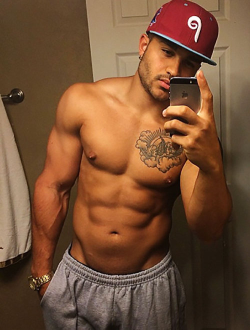 send me a submission with your kik/snapchat username for a shoutout!