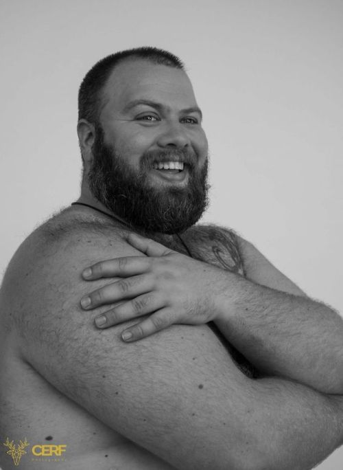 bearhoss: forbearlovers:  Hot black and white photos