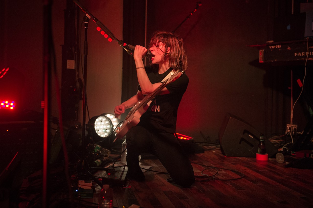 twistieslesbian:  carrie brownstein w/ sleater-kinney @ the market hotel 16/12/15photos