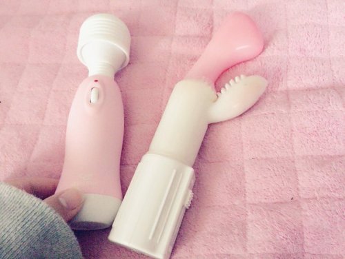 darksuwoo: hari41: 둘중에 어떤 아이로 할까 &gt;_&lt; 골라줭 ㅋㅋ ㅠㅠ내가 해줄께요…
