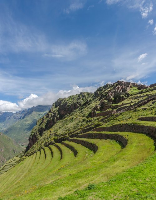 The inca terraces of Pisaq / Peru (by Yunfei Li Song).