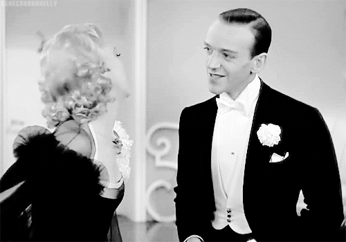 genecurrankelly: Ginger Rogers kissing Fred Astaire in Top Hat (1935)