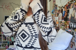 anniecaliswag:  favorite sweater 