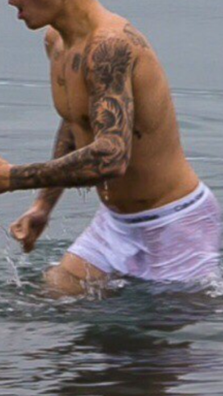 sexymalesdaily:  Justin Bieber