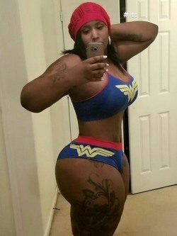 addicted2curvez:  Now this is what Wonder Woman should look like… #supersexy