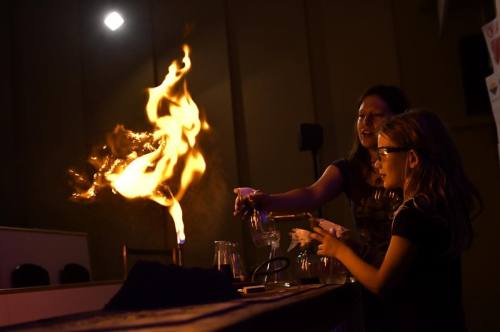 Kutatók Éjszakája 2016  #kutatokejszakaja #fire #flames #experiment #photojourn