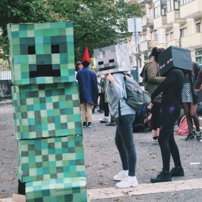 raxi-rex:thr3ap3r:raxi-rex:So a girl from my class dressed up as a Creeper during an english presentationmore highlights CUZ IM IN THE SAME SCHOOLthe gang is hereThe Minecraft school gang is all here