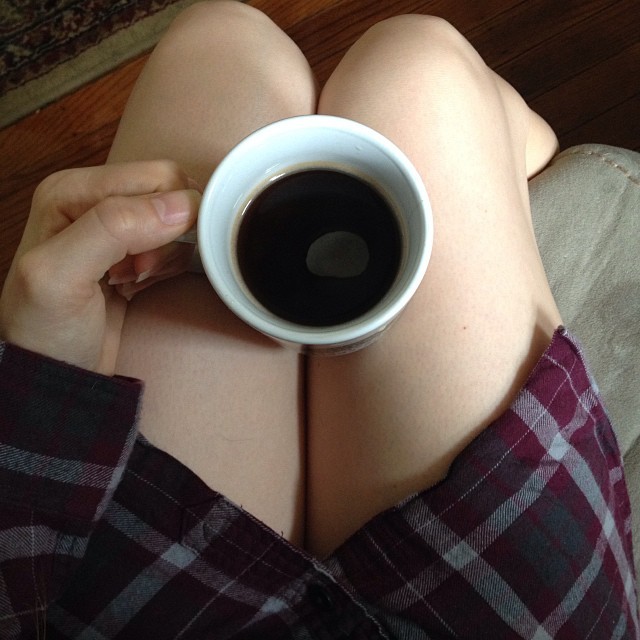 🍃🍂 fall morning, comfy oversized shirt, delicious coffee ☕️, and puppies