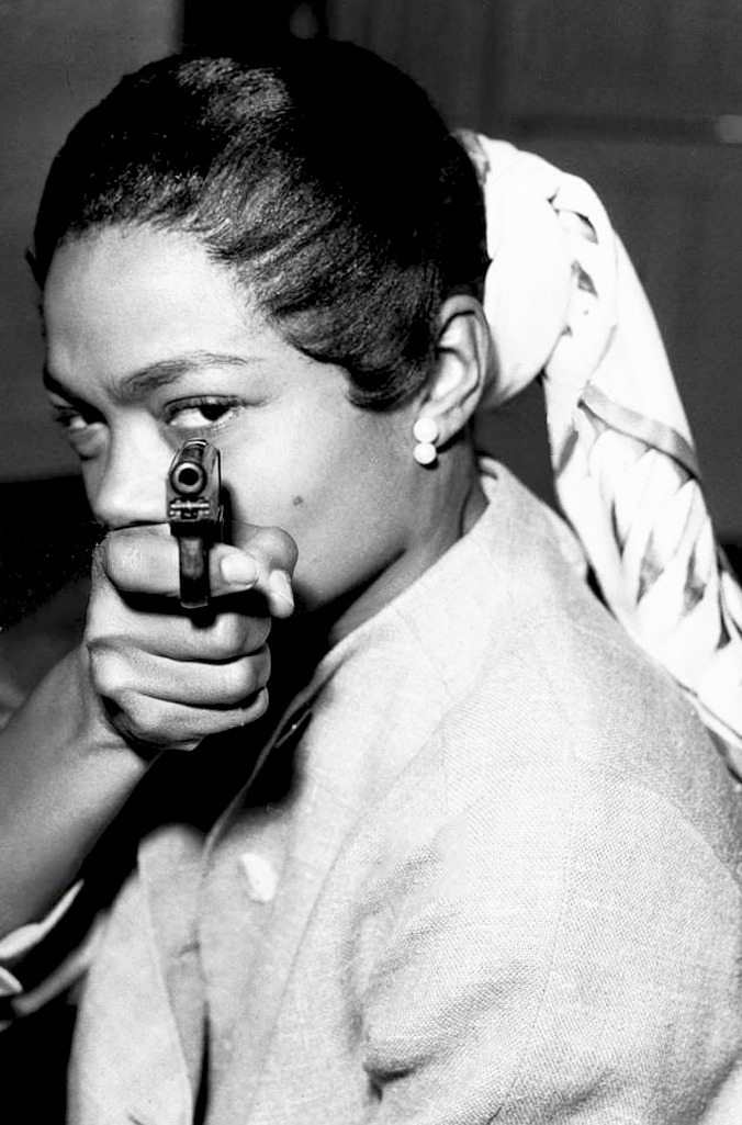 mabellonghetti:  Eartha Kitt backstage at rehearsals for TV play ‘Valiant’, 1956