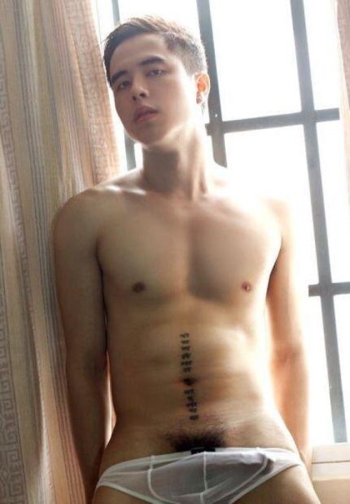 megamilkyboyforme:  mantop10691:有誰知道這名越南寫真帥哥的fb嗎… Hawt