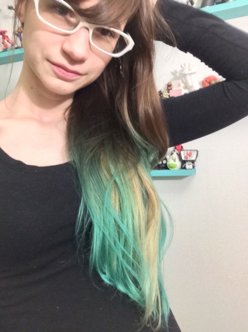 A little bit of atomic turquoise