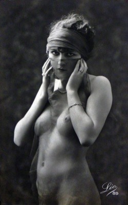 Studio Léo, Paris, 1920’s