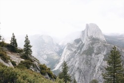 nuhstalgicsoul:  i’m so lucky to be living close to so much beauty  glacier point, yosemite 