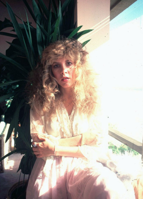 goldduststevie:Stevie photographed by Chris Walter at her home - 1981.