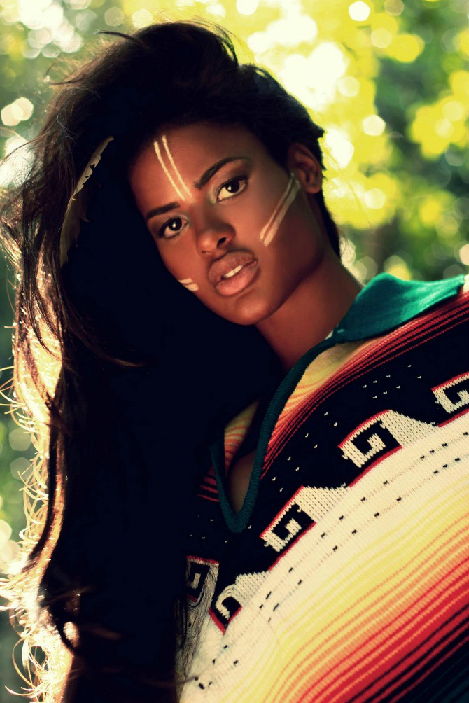 flat8ushking:  Afro-Brazilian beauty: The Native (dark skin, long real hair, full