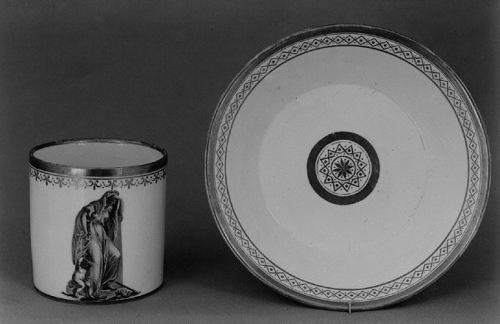Saucer (part of a coffee service), Nymphenburg Porcelain Manufactory, early 19th century, Metropolit