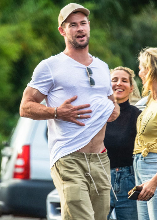 chrishemswrth:CHRIS HEMSWORTH Byron Bay, Australia (June 12, 2020)