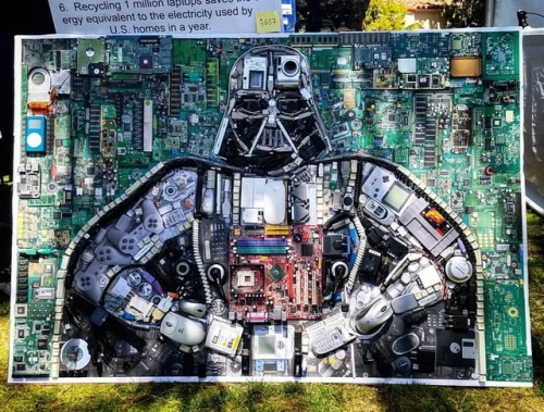 Happy Earth Day! #earthfair #earthday #recycledart #upcycle #starwars #starwarsart (at Balboa Park)