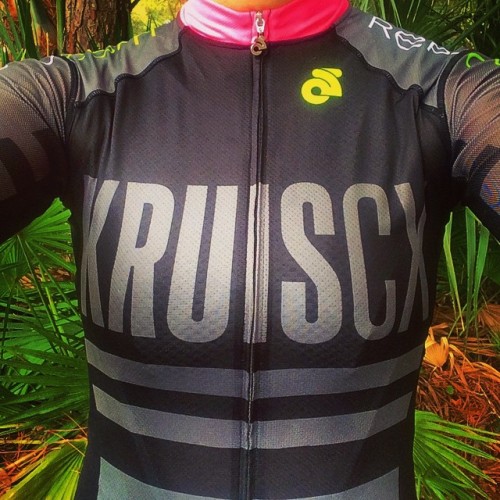 dfitzger: By @pink7grl: Even in warm, sunny Florida… #crossisboss! #isitcrossseasonyet #kruiscxwmn #