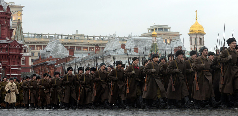 fuldagap:  Russian soldiers in Red Square dressed in Red Army uniforms to commemorate