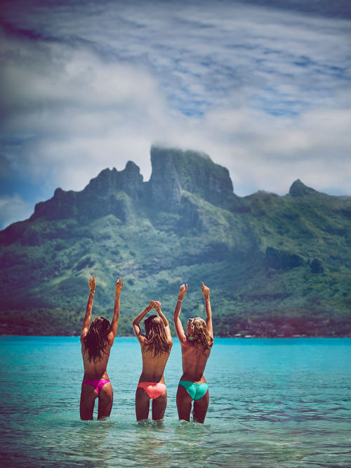 thesuperangels:  Taylor, Josephine & Elsa for VS Swim, April 2016.