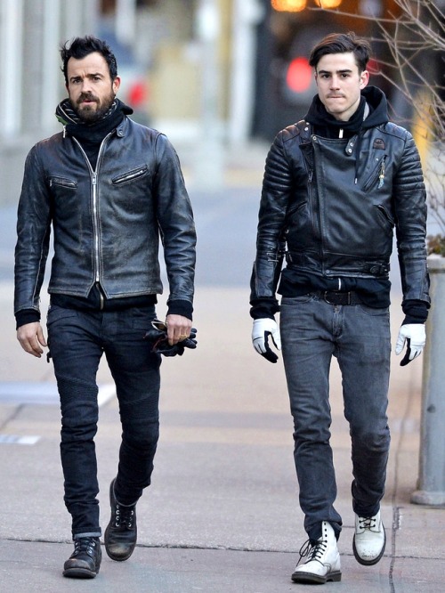 vispreeve:Justin Theroux with brother Sebastian Theroux in New York, March 2013hot damn!