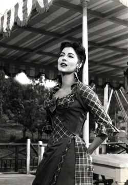 alluringavagardner:  Ava Gardner in Show Boat (1951) 