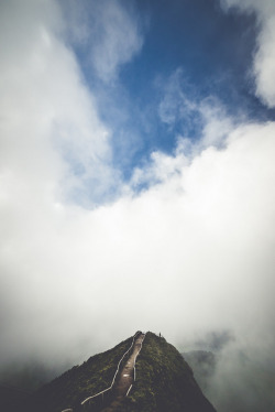 brutalgeneration:  sky walk by Zanthia on Flickr. 