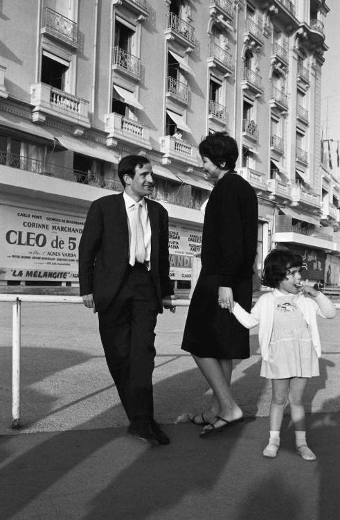 davidhudson:François Truffaut, Madeleine Morgenstern, and their daughter Laura in Cannes in 1962.